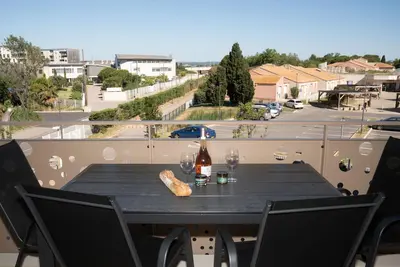 Image de Sète, Beau T2, quartier calme à 2 pas des plages,