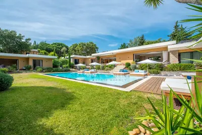 Image de Sublime villa à 10min à pied du Club 55
