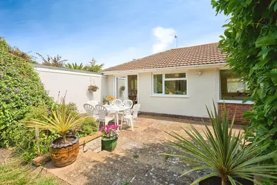 Image de Beachfield - a bungalow that sleeps 6 guests in 3 bedrooms