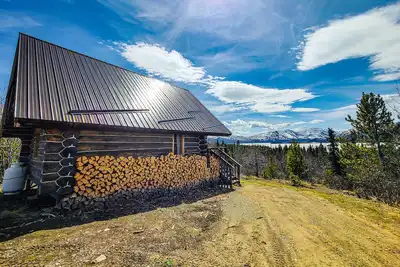 Image de Authentic Off Grid Cabin Experience