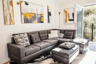 Image de 3 Bed - Beautiful Cozy Downtown amazing Apt. very spacious