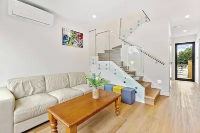 Image de Ventura Serenity Townhouse with Parking and Patio