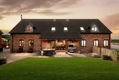 Image de Kingfisher Cottage - sleeps 14 guests  in 6 bedrooms