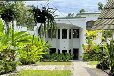 Image de Cozy 4-bedroom house in the heart of Manuel Antonio