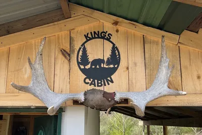 Image de Cabin with character