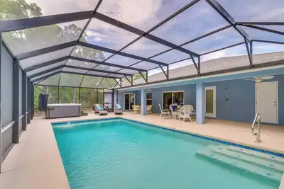 Image de Crystal River Home w/ Lanai + Hot Tub