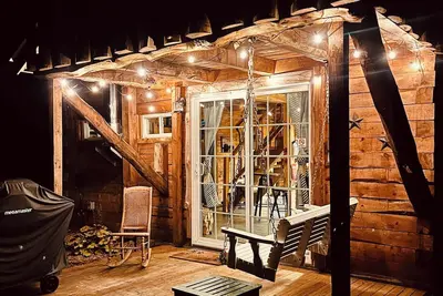 Image de Adorable Chalet Adirondack - Emplacement Idéal - Près de Tout!
