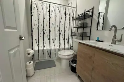 Image de Deluxe Retreat: 674w Business/Pleasure Deal\n\n
