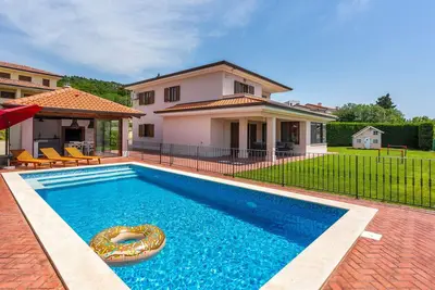 Image de Belle maison de 4 chambres à Kostrena
