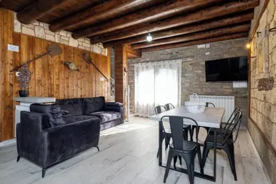 Image de Appartement \"GalamĂn\" avec vue sur les montagnes, terrasse privĂ©e et Wi-Fi