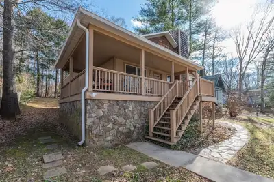 Image de Lake Tomahawk Retreat | Walking Distance to Lake Tomahawk & Downtown Black Mtn!