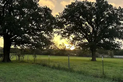 Image de Cozy cabin in Glen Rose with Ac, WiFi, Close to all major attractions!