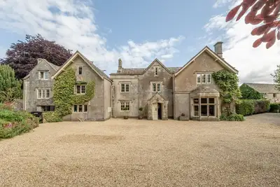 Image de Outstanding large dog friendly country house in the Cotswolds - Old Rectory