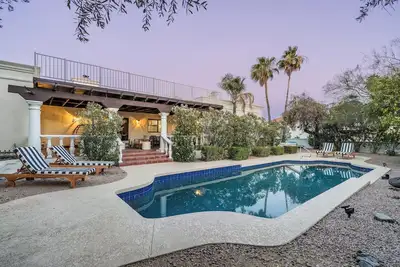 Image de Welcome to your serene getaway!