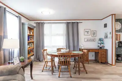 Image de Country Charm, City Convenience
