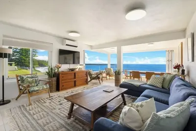 Image de Luxe Oceanfront Apartment. Suncrest 3 is Yamba's best!