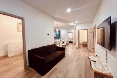 Image de Casino Close Comfort walk to the falls 6-bedroom sleeps 12 with Ac and WiFi Usa