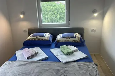 Image de Appartement de deux chambres avec la terrasse Vir (A-23444-a)