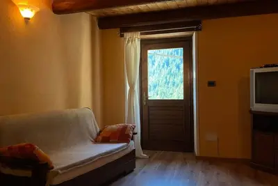 Image de Two-story house, animals welcome, in the heart of the Occitan village.