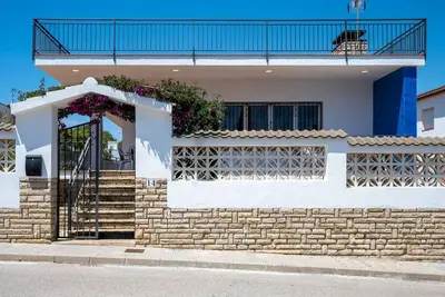 Image de Maison avec tout confort à 10 min de la plage, terrasse et barbecue
