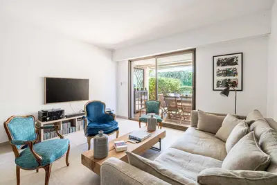 Image de Le Paradis avec deux terrasses équipées et piscine