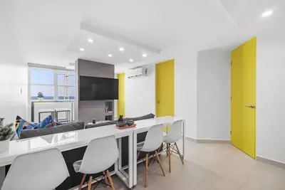 Image de Yellow Luxury Ph | Steps from the beach in Condado