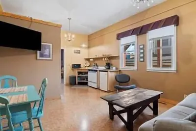 Image de Cycle Suite – Cozy Downtown Retreat in Elkader