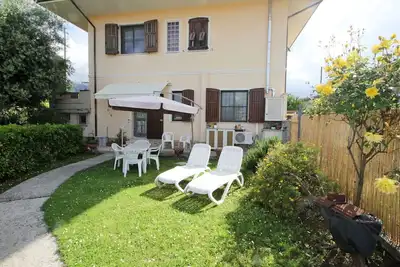 Image de City / Village Apartment à Massa avec 2 chambres à coucher, 4 couchages