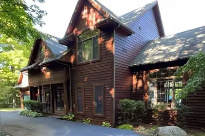 Image de \"Luxurious 4br/4ba Retreat on Torch Lake - Perfect for Families\"