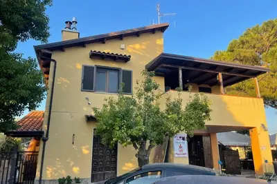 Image de Casa Indipendente a Pochi km dal Mare. Famiglie\/amici Anche con Animali!