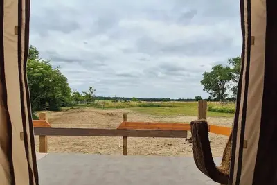 Image de Luxuszelt in der Pferdeherde in Perfekten Westernambiente in Maximaler Natur