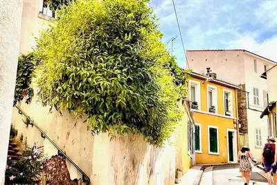 Image de Vauban:Appartement d'artiste, idéalement situé, 10 min des centres touristiques