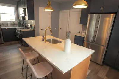 Image de Charming 2-Bedroom w\/ free parking-no cleaning fee