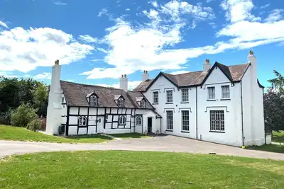 Image de Stunning cotswold, period country house, hot tub, great for extended family