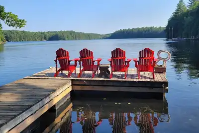 Image de Waterfront cottage on beautiful East Moore lake! !