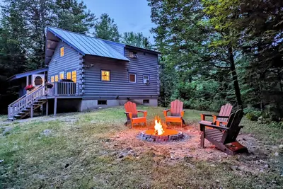 Image de Cozy 3-bedroom Cabin in gorgeous White Mountains with WiFi, Ac