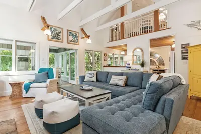 Image de Secluded five bedroom home with great layout secluded in maritime forest!