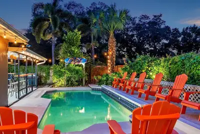 Image de 2, 100sqf Villa · King Beds · Heated Pool · Game Room · Gym · Beach 2miles