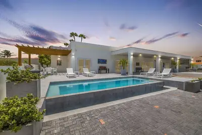 Image de Modern TresTrapi Beach Villa 8 bed/8 Bath 2 Pools