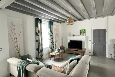 Image de Maison contemporaine avec piscine et jardin, proche de Bourges