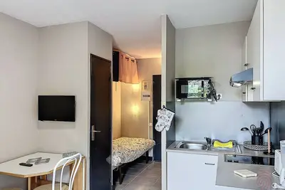 Image de Studio lumineux proche centre-ville et thermes, balcon, parking, animaux acceptés