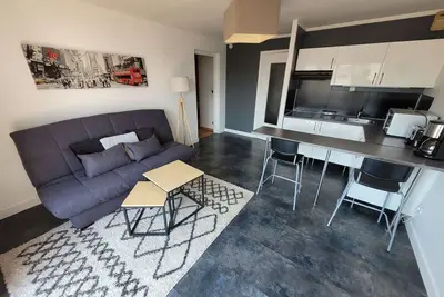 Image de Appartement T2 avec Balcon Sud - Plage et Centre-Ville Proches