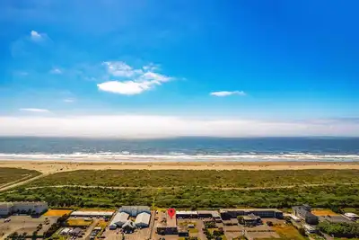 Image de Prime Ocean Views from Your Bedroom Window!
