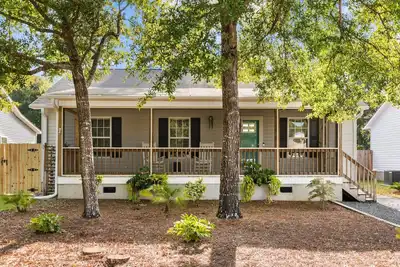 Image de Shore to Please 3-bedroom, dog-friendly home on Oki - 5 min drive to the beach!