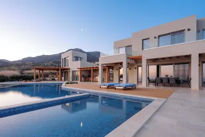 Image de Villa Paradiso Mochlos with 5 Bedrooms, Infinity Pool, Jacuzzi, Olive Tree Garden