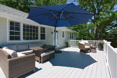 Image de Single-level living in Rockport, walk to Long Beach!