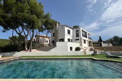 Image de Magnifique Bas de Villa  Rénovée, Classée 5*, Piscine chauffée, terrain Pétanque
