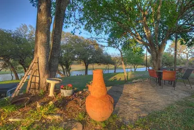 Image de Amazing Grace Home on the River