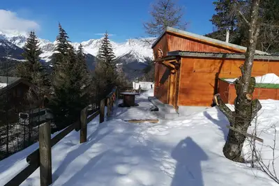 Image de Chalet avec terrasse vue imprenable le terrain est accolé au chalet pour Bbq etc