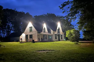 1841 Authentic Victorian Farmhouse Located in the heart of Prince Edward Island
